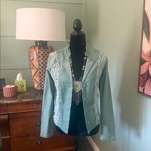 Chic Women's Mint Blazer with Lace Accents